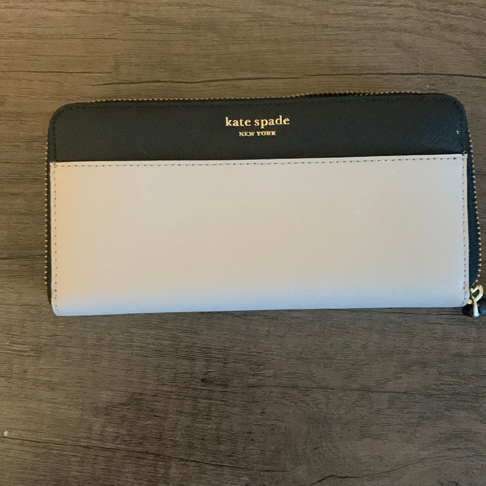 Kate spade large conventional wallet